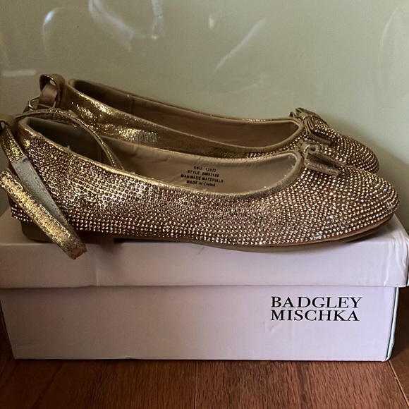 Badgley Mischka Other - Badgley Mischka girls low heel rose gold glitter ballerina